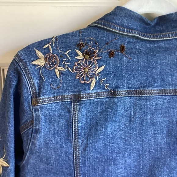 Avenue Jeans Women’s Denim Jacket With Embroidery And Beading. Size 14/16 - Picture 5 of 9